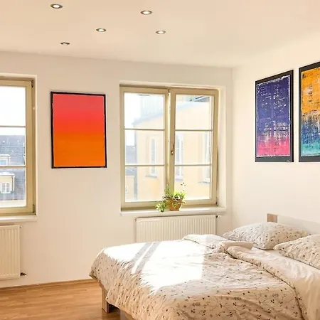 Art With Rooftop Prosecco Picnic Or Breakfast Apartament Czeskie Budziejowice