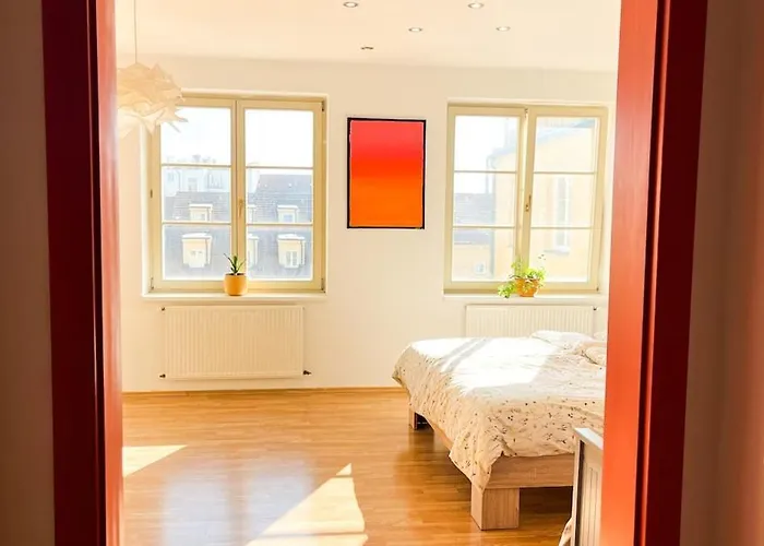 Art With Rooftop Prosecco Picnic Or Breakfast 체스케부데요비체