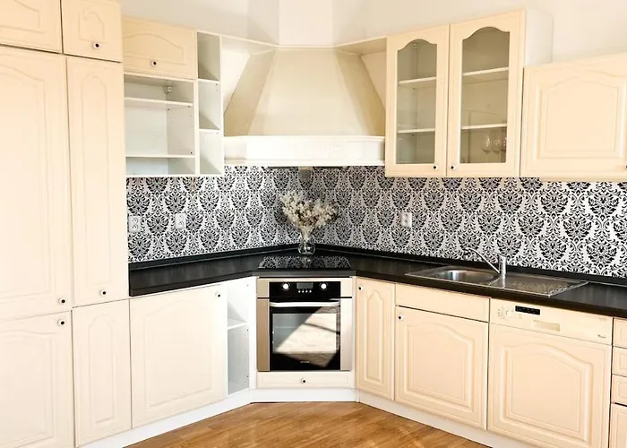 Art With Rooftop Prosecco Picnic Or Breakfast *