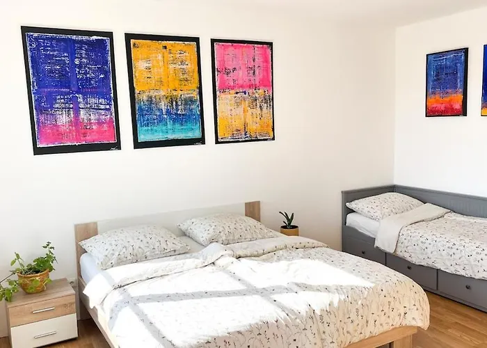 Art With Rooftop Prosecco Picnic Or Breakfast *